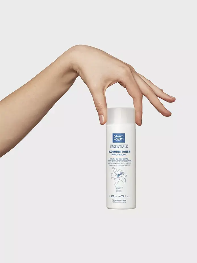 Mano con Essentials Blooming Toner